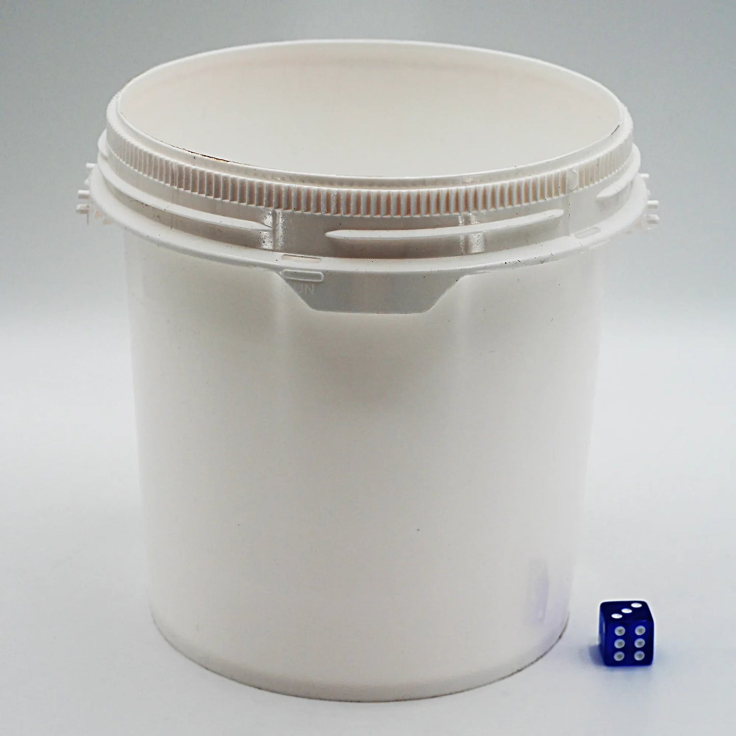 0.6 Gallon Pail - White